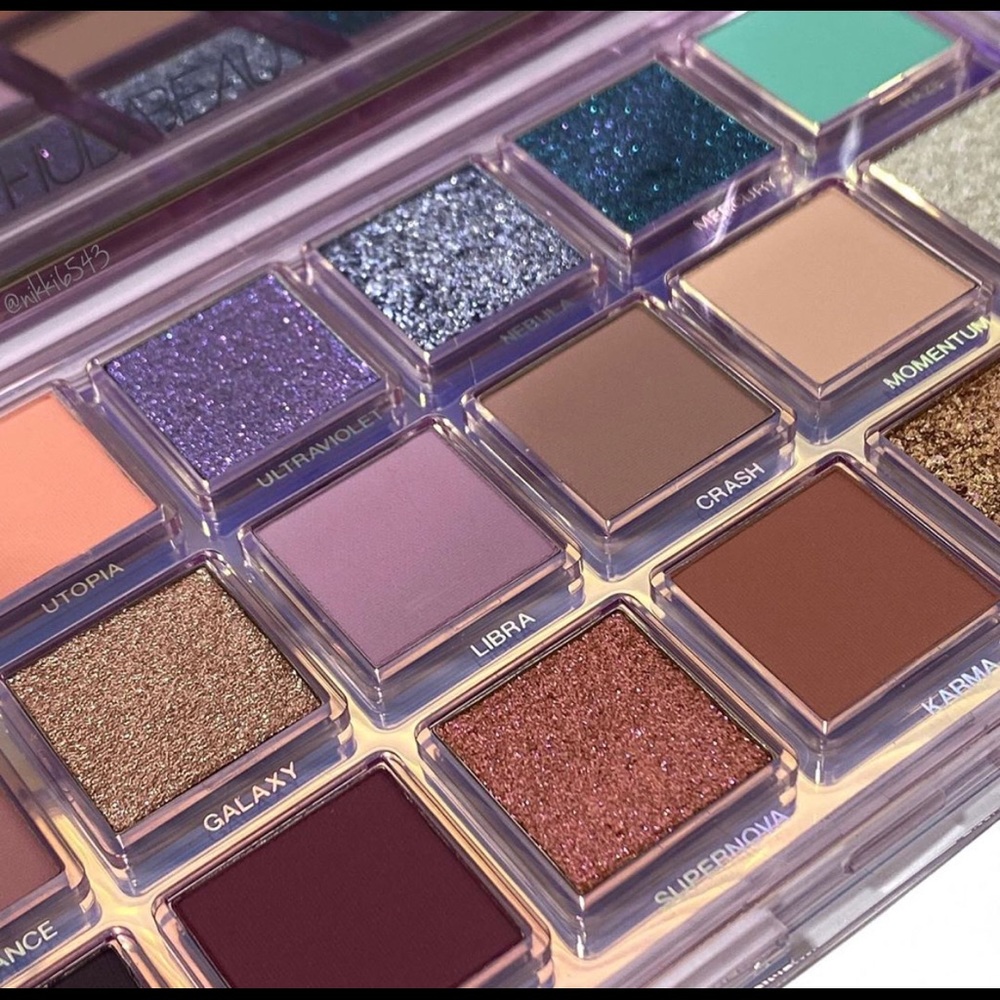 Huda beauty mercury retrograde pallet